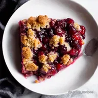 Einfacher Brombeer Crumble Rezept wie von Oma Hildegard