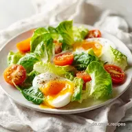Feldsalat mit Ei und Tomate