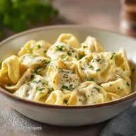 Tortellini in Sahnesauce: Herzhaft & Cremig
